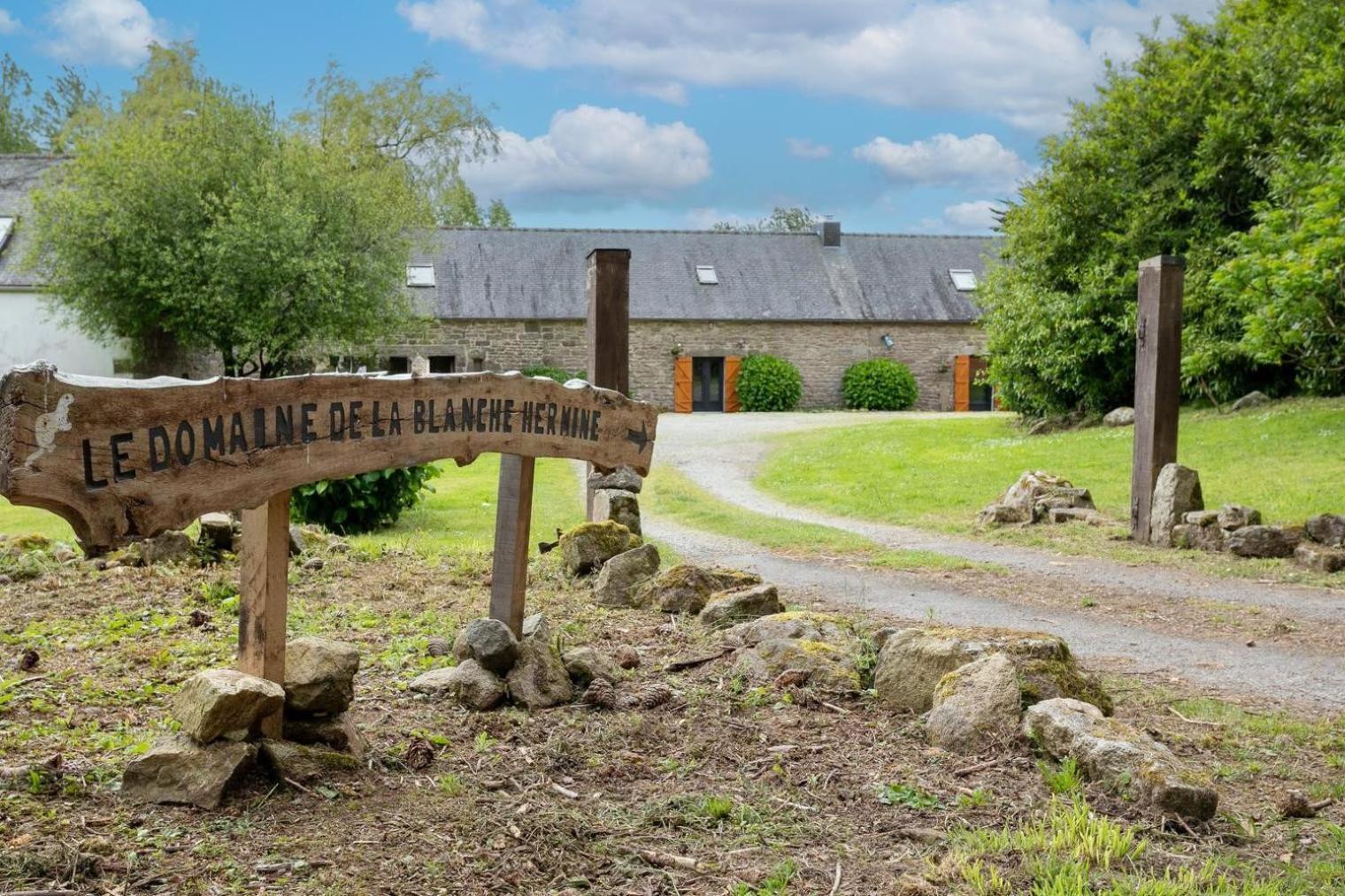Domaine De La Blanche Hermine Plounerin Bagian luar foto